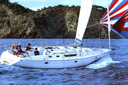 Die Yacht, ein komfortables, modernes Segelschiff vom Typ "Sun Odyssey 45.2", Baujahr 2002
